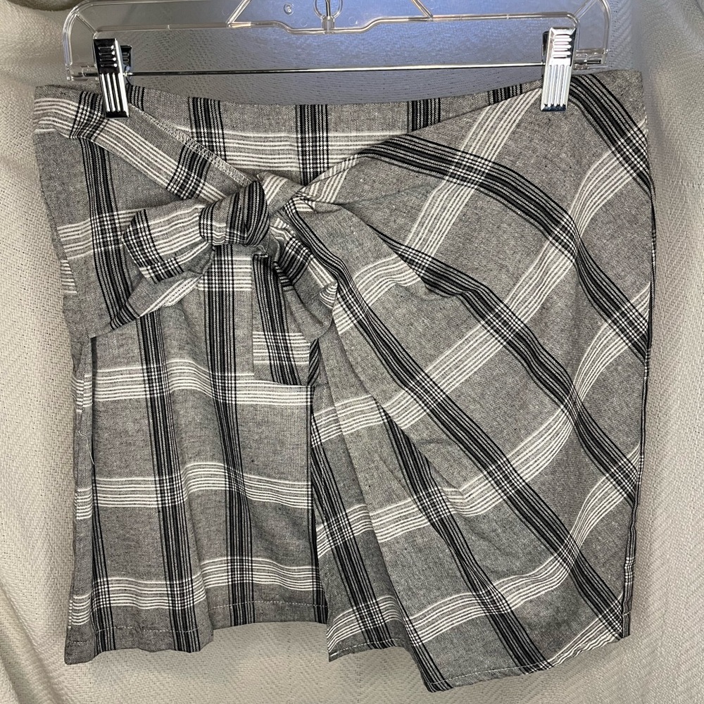 side tie mini skirt - Picture 3 of 6